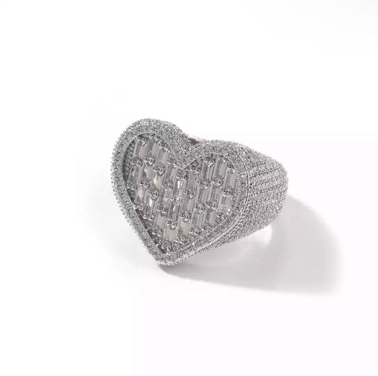 BAGUETTE HEART RING
